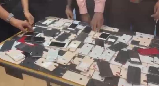 தொலைத்தொடர்பு உபகரணங்களுடன் கைதான சீனர்கள்